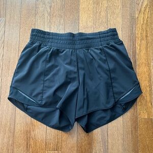 Lululemon Midrise Hotty Hot Shorts